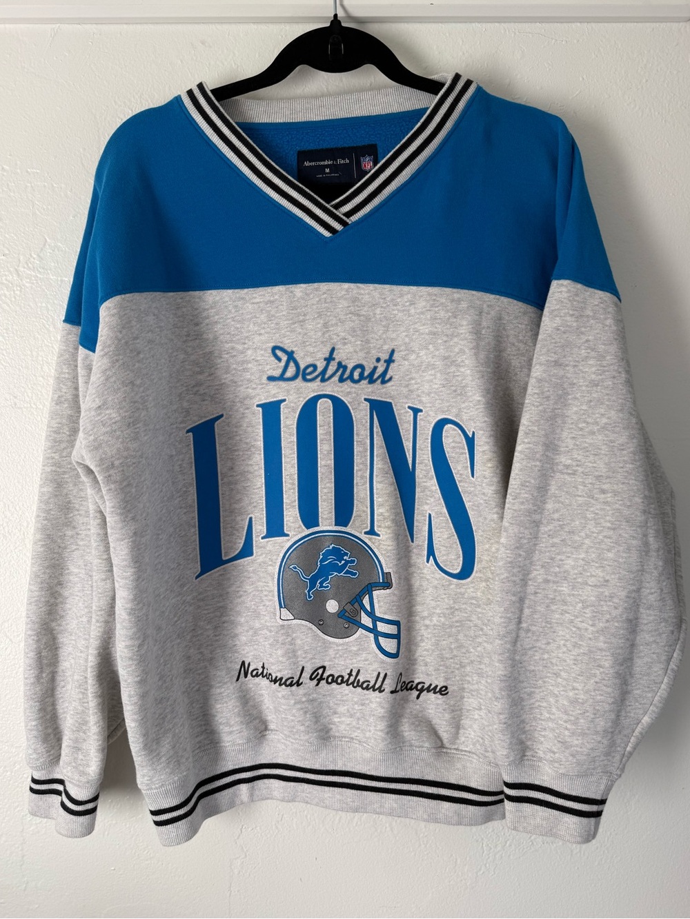 Detroit Lions Gray & Blue V‑Neck Sweater